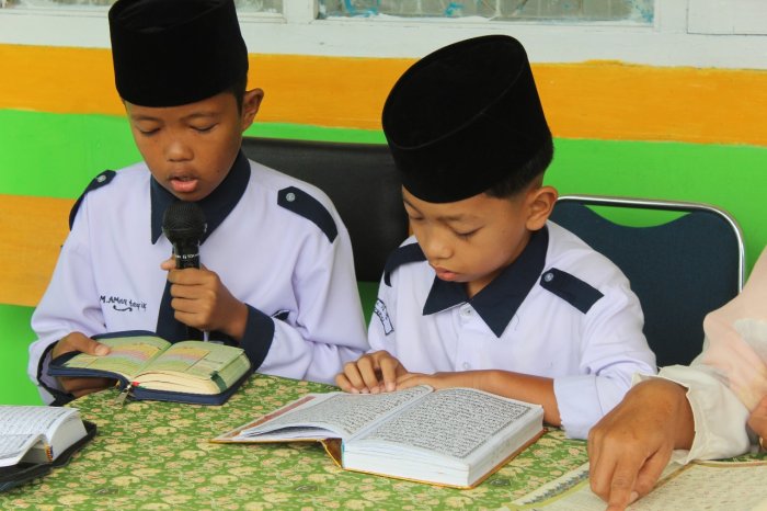 Dua Siswa Ini Bikin Tadarus MTsN 1 Kerinci Makin Hidup, Siapa Mereka?