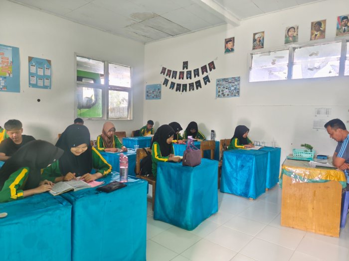 Kelas Penuh Berkah! Suasana Khusyuk Saat Kegiatan Tadarus Pagi di MTsN 1 Kerinci