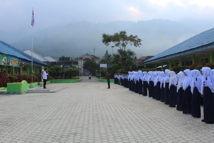 Khidmat dan Penuh Semangat, MTsN 1 Kerinci Gelar Apel Pembukaan MATAMUDA. Khidmat dan Penuh Semangat, MTsN 1 Kerinci Gelar Apel Pembukaan MATAMUDA.