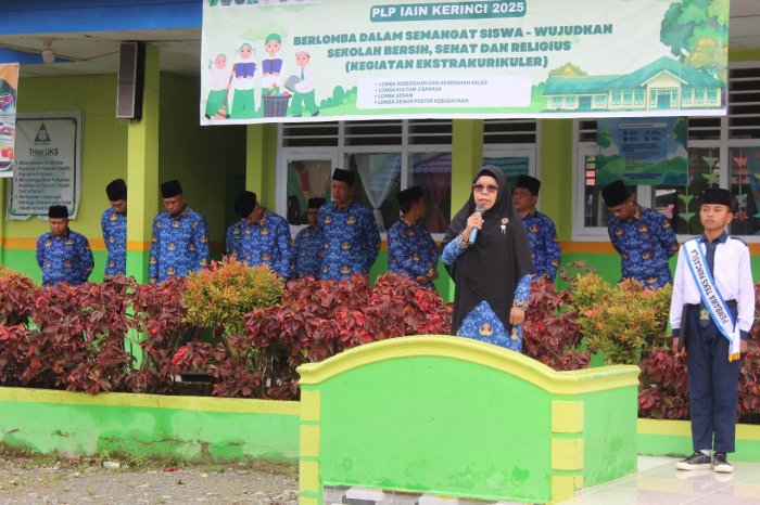 Ibu Rifnaini Sofyanasari, M.Pd Sampaikan Amanat Bertema Man Jadda Wa Jadda