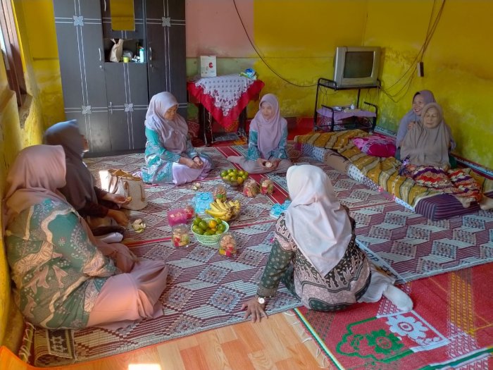 Kunjungan Sosial MTsN 1 Kerinci: Doa dan Dukungan untuk Orang Tua Ibu Rini Wirmawati