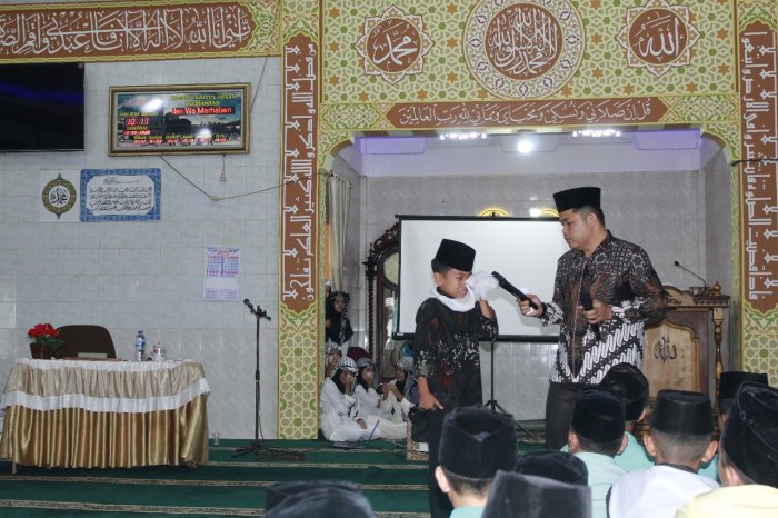 Maulid Nabi MTsN 1 Kerinci: Ceramah Buya Afriyandi Sentuh Hati Jamaah
