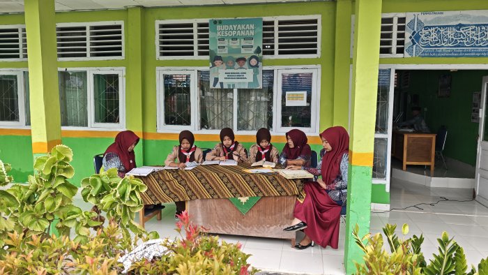 Tadarus Al-Quran Ciptakan Suasana Religius dan Penuh Keberkahan di Madrasah