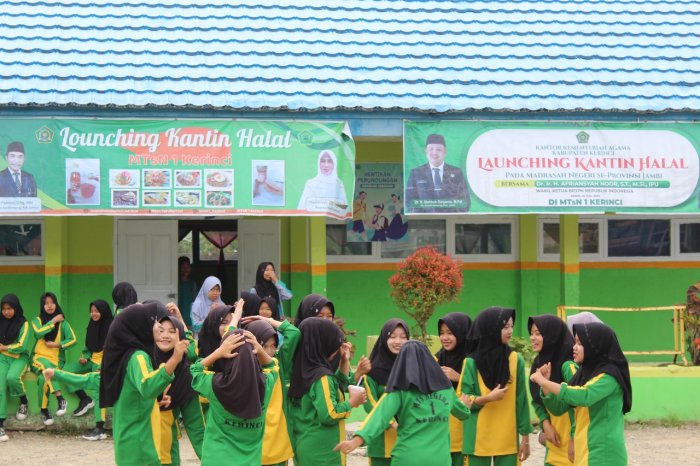 Irama Semangat di Waktu Istirahat, Siswa MTsN 1 Kerinci Nikmati Musik Energik Setelah Senam