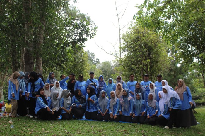 Surprise GTK MTsN 1 Kerinci untuk Kepala Madrasah di Taman Pertiwi