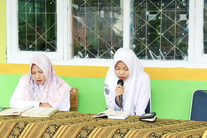 Suara Merdu Silsabella dan Andrian Elga Pratama Membawa MTsN 1 Kerinci Lebih Dekat dengan Al-Quran