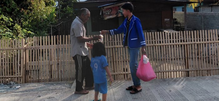 MTsN 1 Kerinci Berbagi Takjil, Tebar Kebaikan dan Kepedulian di Bulan Ramadan