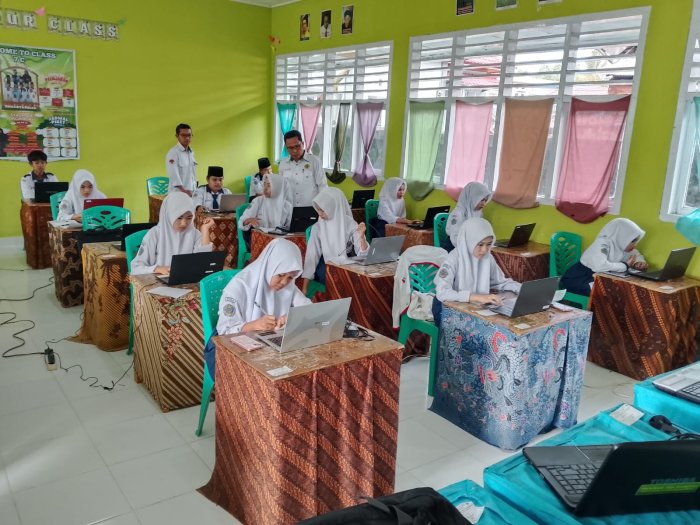 Alhamdulillah! Siswa MTsN 1 Kerinci Sukses Menyelesaikan TKA