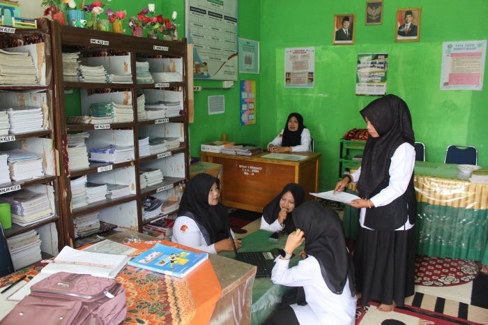 Pemanfaatan Perpustakaan Tingkatkan Minat Baca Siswa MTsN 1 Kerinci
