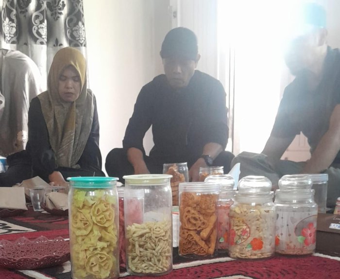 Tak Sekadar Pimpinan, Aksi Kepala Madrasah Ini Tuai Simpati Warga Madrasah