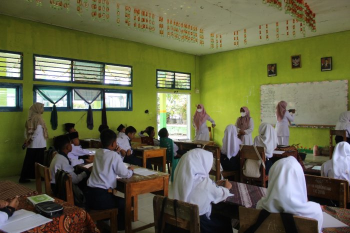 Wujudkan Madrasah Aman, Puskesmas Kemantan Sosialisasikan Pencegahan Kekerasan di MTsN 1 Kerinci
