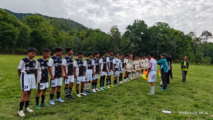 Atmosfer Meriah Warnai Semifinal Sepak Bola MTsN 1 Kerinci di Ajang Classmeeting