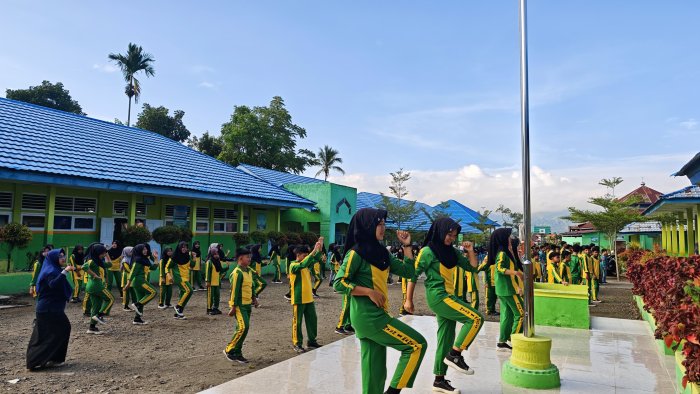 Gerak Serentak, Energi Meledak! Sabtu Sehat MTsN 1 Kerinci Bikin Kagum