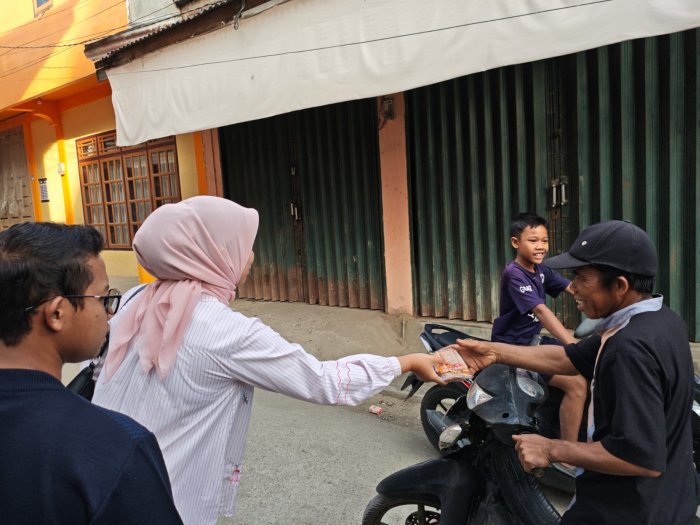 Gema Ramadhan MTsN 1 Kerinci Kembali Tebar Kebaikan di Sungai Medang dan Sungai Tutung