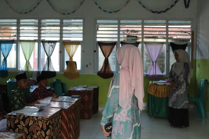 Kamad MTsN 1 Kerinci Lakukan Monitoring Kegiatan Mahasiswa PLP IAIN Kerinc