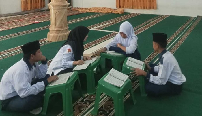 Pembinaan Tahsin Al-Qur'an Firqoh Al Malik di MTsN 1 Kerinci: Membentuk Generasi Qurani Sejak Dini