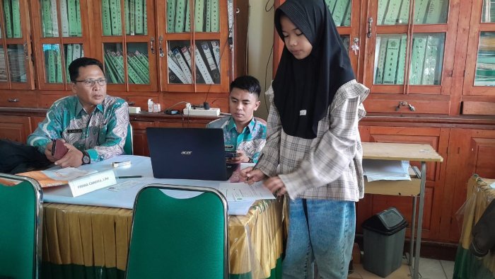 Waka Akademik Pastikan Pendaftaran Murid Baru Berjalan Lancar