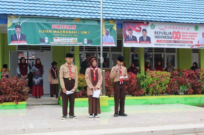 Siswa MTsN 1 Kerinci Asah Kemampuan Bahasa Lewat Lomba Kultum Tiga Bahasa