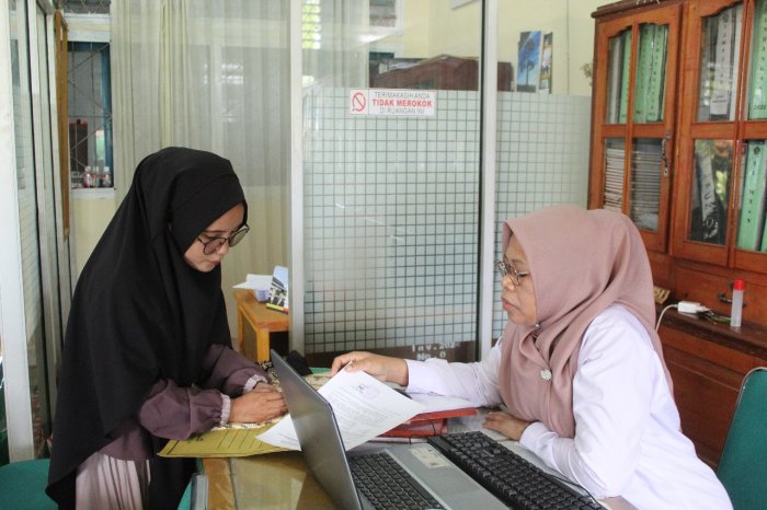 Wujudkan Madrasah Ramah dan Profesional, TU MTsN 1 Kerinci Terapkan Pelayanan Prima