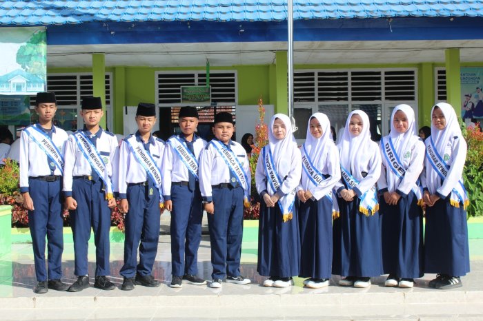 Upacara Bendera Perdana Pasca Idulfitri di MTsN 1 Kerinci Berlangsung Khidmat