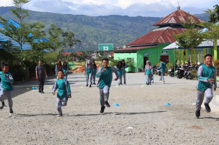 Berkat Metode Seru, Pelajaran Olahraga Menjadi Idola Siswa MTsN 1 Kerinci