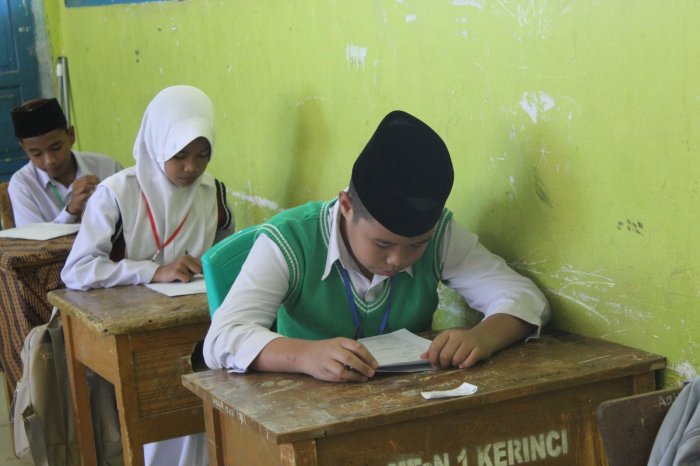 Semangat Baru, Generasi Unggul: Tes Penerimaan Murid Baru MTsN 1 Kerinci Tahun Pelajaran 2026/2027 Berlangsung Lancar.