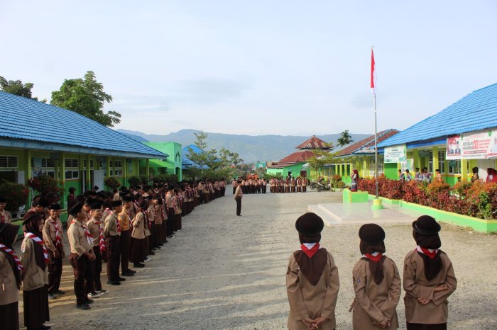 Smart Phone Tanpa Smart Thinking? Ini Pesan Pembina Apel MTsN 1 Kerinci