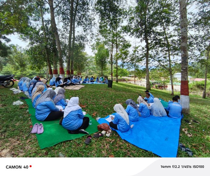 Suasana Ceria Warnai Pelaksanaan RAT Koperasi MTsN 1 Kerinci di Taman Pertiwi.