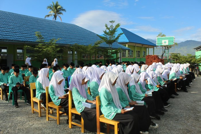 Beginilah Cara MTsN 1 Kerinci Bangun Karakter Siswa Sejak Pagi